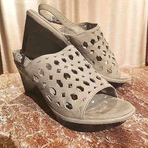 B makowsky leather wedges 11 sz